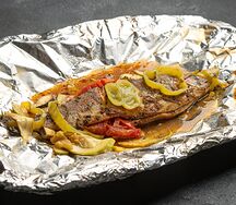 Форель с овощами в фольге