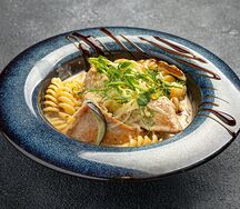 Фузилли с индейкой и овощами