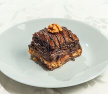 Пахлава турецкая шоколадная с орехом