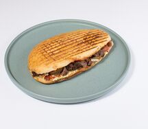 Донер из говядины в багете