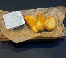 Жареный сыр Моцарелла