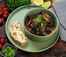 Мидии в соусе том ям