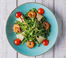 Салат Руккола с креветками