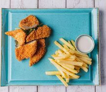 Куриный шницель с картофелем фри