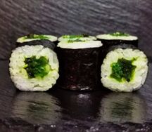 Маки с салатом чука