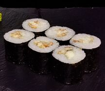 Маки с угрем