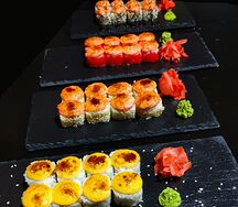 Сет из запеченных роллов