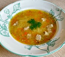Суп куриный с лапшой