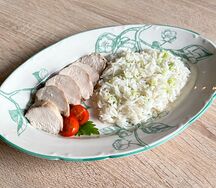 Куриная грудка с рассыпчатым рисом