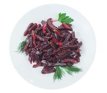 Салат из свеклы с ароматным маслом и зеленью