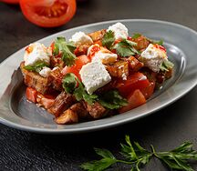 Салат с хрустящими баклажанами