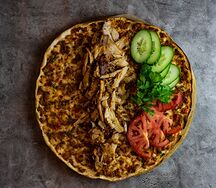 Донер в лахмаджуне с курицей