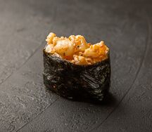 Гункан с креветкой и спайси