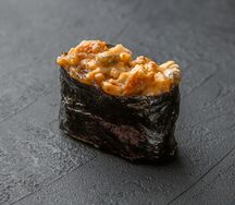 Гункан с угрем и спайси