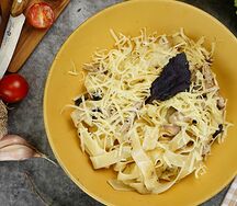 Феттуччине с курицей и с грибами