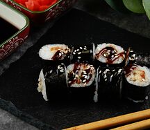Классические роллы с угрем
