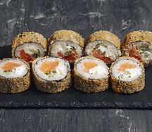 Темпура роллы с лососем