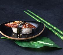 Суши с угрем