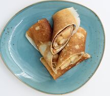 Блинчики с запеченным яблоком и корицей