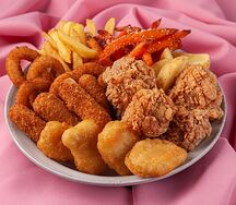 Гигантская порция закусок