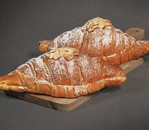 Миндальный круассан