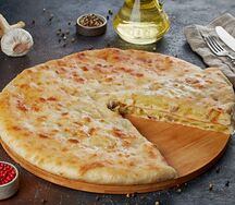 Пирог с картофелем, грибами и луком большой