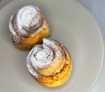 Булочка с корицей
