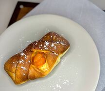 Булочка с абрикосом из духовки