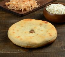 Мини-пирог с сыром и курицей