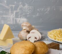 Пончини с грибами и сыром