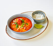 Том ям с креветками и рисом