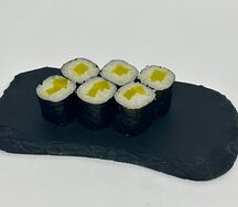 Ролл с такуаном