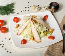 Салат Цезарь с курицей
