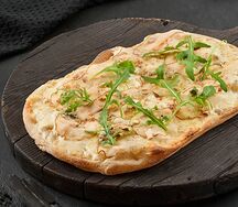 Римская с грушей и горгондзолой