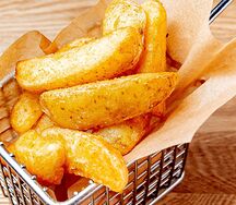 Картофель по-деревенски с кетчупом