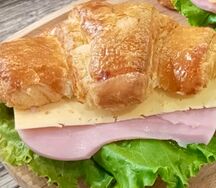 Круассан с ветчиной и сыром