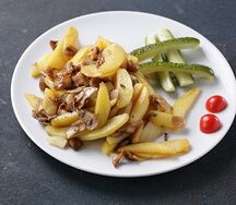 Жареный картофель с грибами