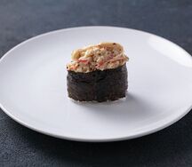 Гункан со снежным крабом