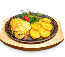 Мясо по-французски с картофелем