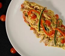 Спагетти с курицей в сливочном соусе