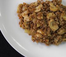 Гречка с нежными грибами
