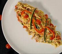 Паста с овощами в сливочном соусе