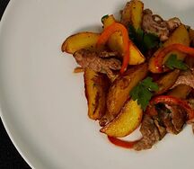 Запеченный картофель со свининой
