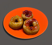 Пончик с клубникой