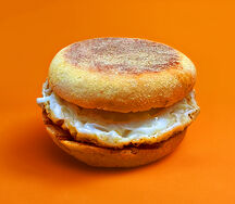 Булочка с яйцом