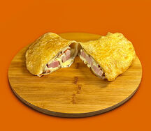 Чебурек с ветчиной и сыром