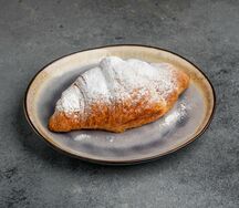 Круассан с шоколадом