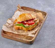 Круассан с курицей