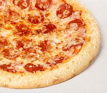 Пепперони на пышном тесте