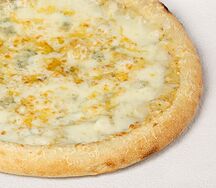 4 сыра на пышном тесте